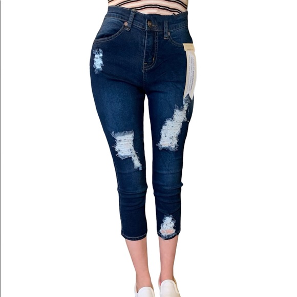 NWT Legend of London Distressed Capris Size 13 - Picture 1 of 4